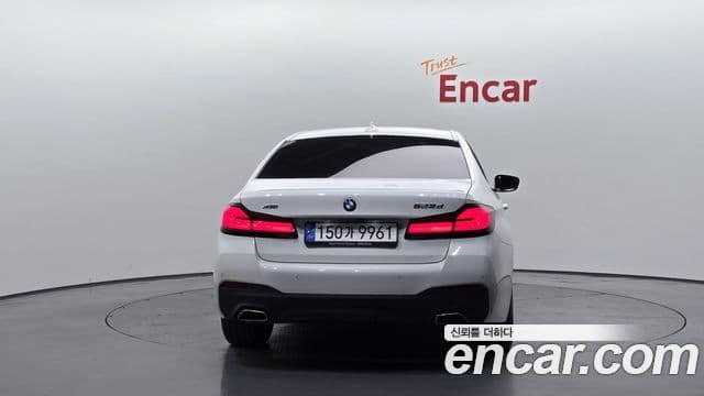 BMW 5 Series 2023 — Photo 10/20