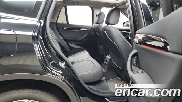 BMW X1 2022 — Şəkil 12/20