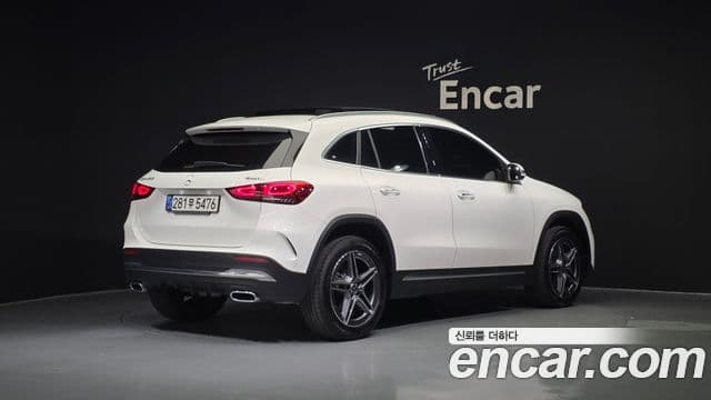 Mercedes-Benz GLA-Class 2022 — Photo 7/20