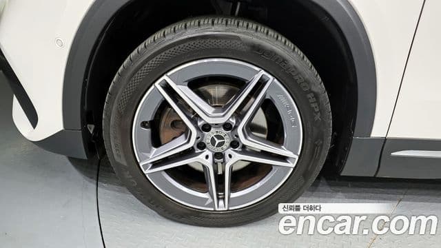 Mercedes-Benz GLA-Class 2022 — Photo 2/20