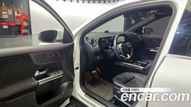 Mercedes-Benz GLA-Class 2022 — Photo 6/20