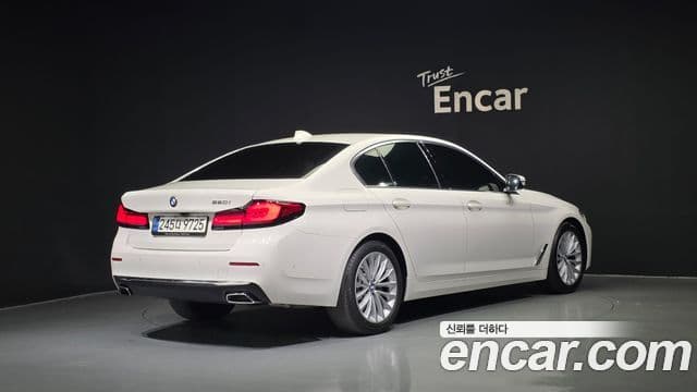 BMW 5 Series 2021 — ფოტო 2/20