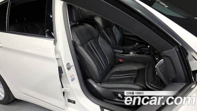 BMW 5 Series 2021 — ფოტო 12/20