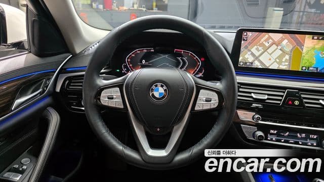 BMW 5 Series 2021 — ფოტო 13/20
