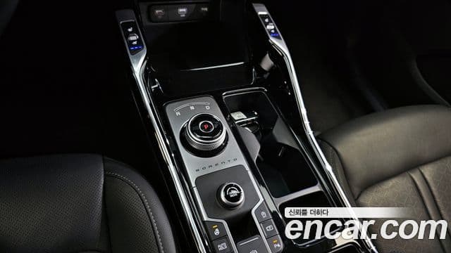 Kia Sorento 2023 — ფოტო 9/20