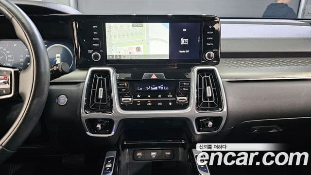 Kia Sorento 2023 — ფოტო 18/20