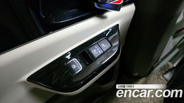 Kia Carnival 2020 — Şəkil 18/20