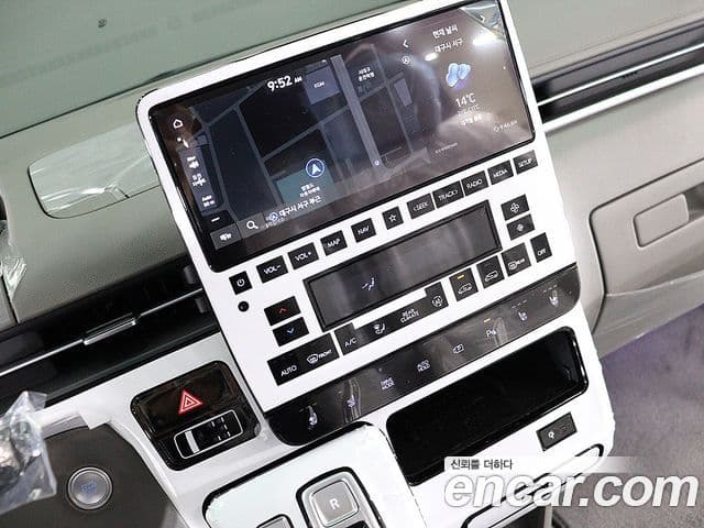 Hyundai Staria 2025 — Şəkil 1/20