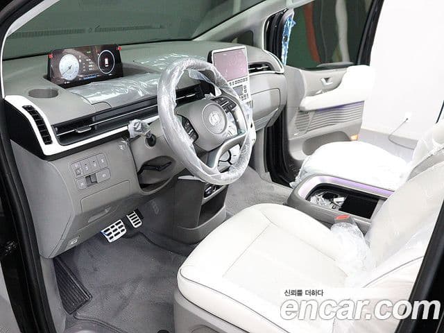 Hyundai Staria 2025 — Şəkil 8/20