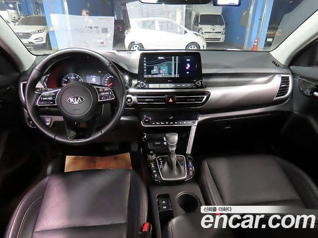 Kia Seltos 2021 — ფოტო 9/20
