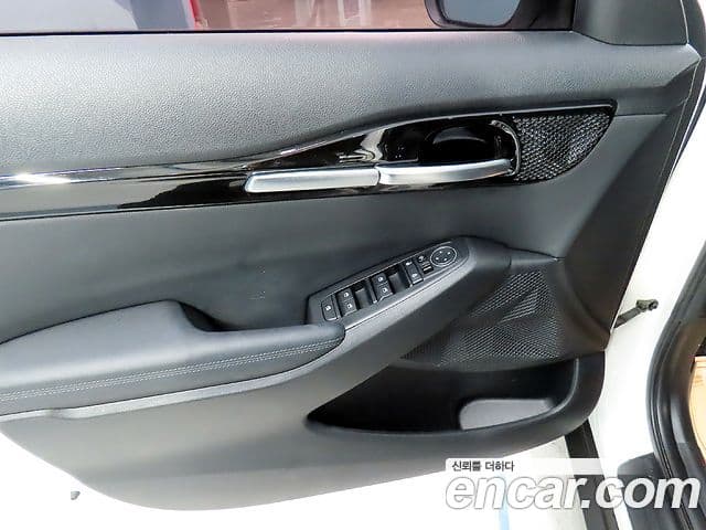 Kia Seltos 2021 — ფოტო 14/20