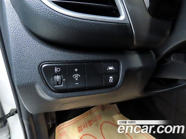 Kia Seltos 2021 — ფოტო 15/20