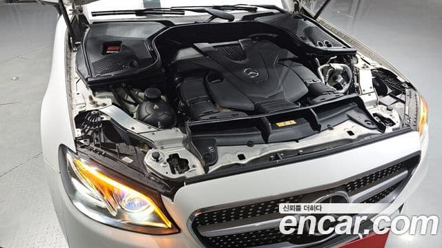 Mercedes-Benz E-Class 2019 — ფოტო 6/20