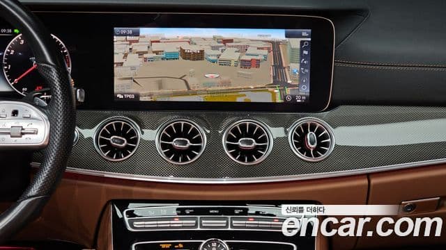 Mercedes-Benz E-Class 2019 — ფოტო 14/20