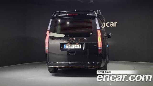 Hyundai Staria 2023 — ფოტო 4/20