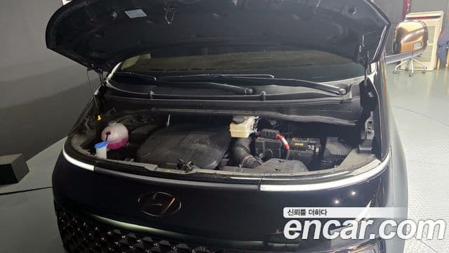 Hyundai Staria 2023 — ფოტო 6/20