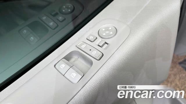 Hyundai Staria 2023 — ფოტო 14/20