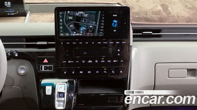 Hyundai Staria 2023 — ფოტო 18/20