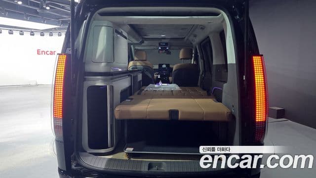 Hyundai Staria 2023 — ფოტო 20/20