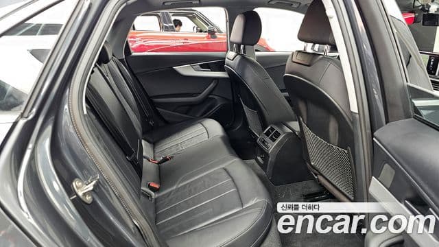 Audi A4 2019 — ფოტო 12/20