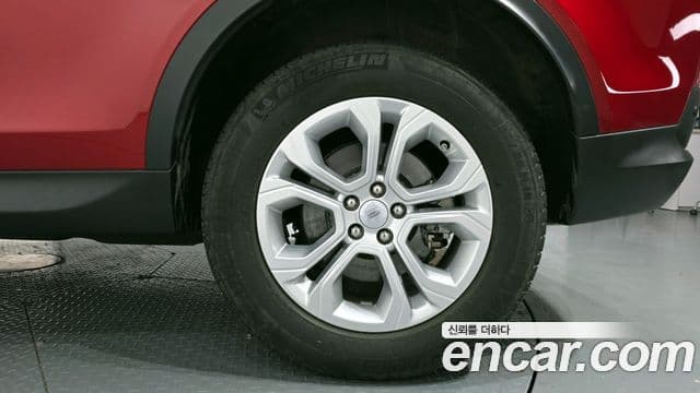 Land Rover Discovery Sport 2022 — ფოტო 4/20