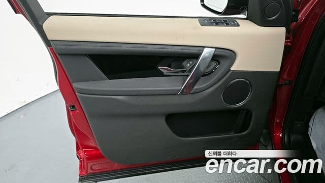 Land Rover Discovery Sport 2022 — ფოტო 16/20
