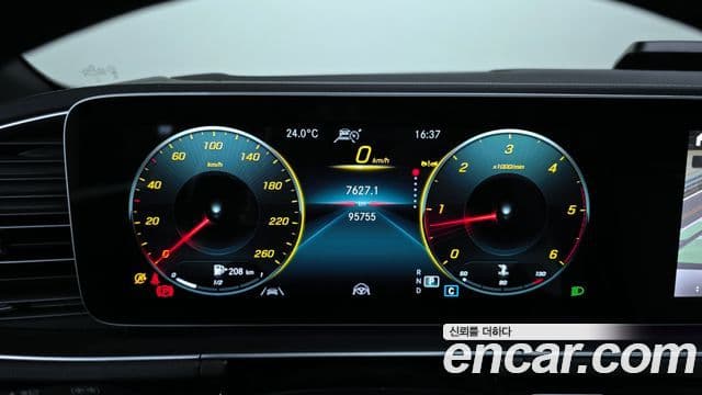 Mercedes-Benz GLE-Class 2022 — ფოტო 8/20