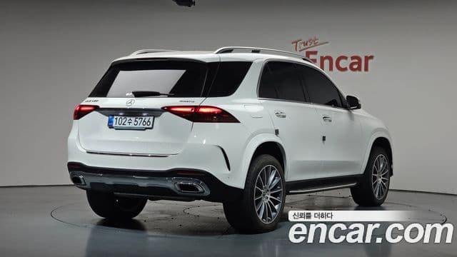 Mercedes-Benz GLE-Class 2024 — Photo 8/20
