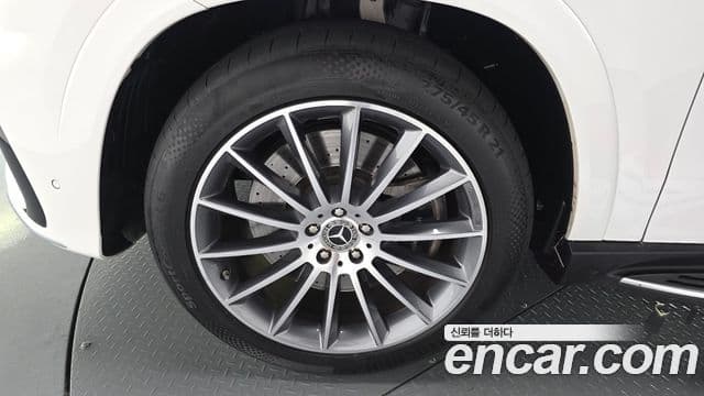 Mercedes-Benz GLE-Class 2024 — Photo 10/20