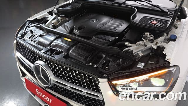 Mercedes-Benz GLE-Class 2024 — Photo 11/20