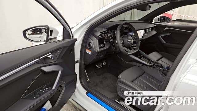 Audi A3 2025 — ფოტო 8/20