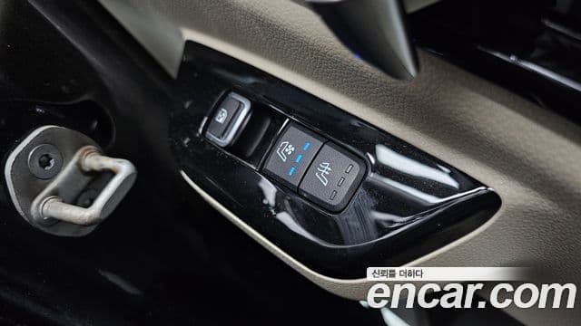 Kia Carnival 2021 — Şəkil 18/20