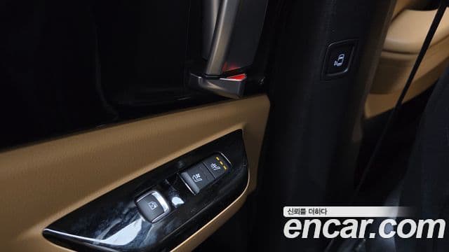 Kia Carnival 2022 — Şəkil 17/20