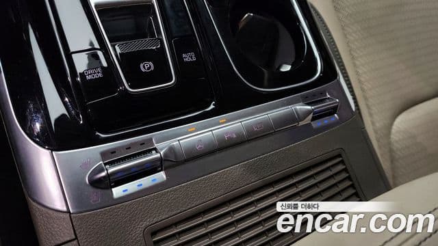 Kia Carnival 2022 — Şəkil 17/20