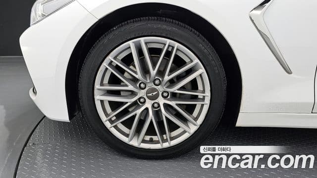Genesis G70 2019 — Photo 12/20
