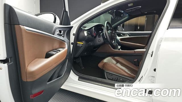Genesis G70 2019 — Photo 16/20