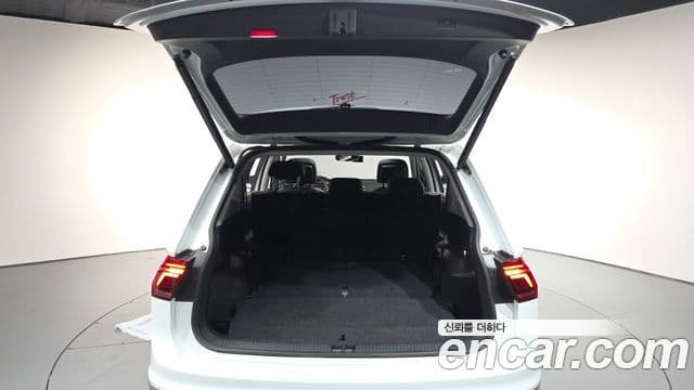 Volkswagen Tiguan Allspace 2023 — Şəkil 12/20