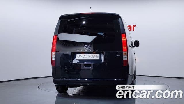 Hyundai Staria 2022 — ფოტო 3/20