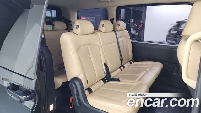 Hyundai Staria 2022 — ფოტო 11/20