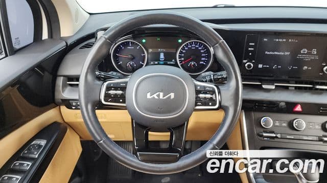 Kia Carnival 2022 — Şəkil 13/20