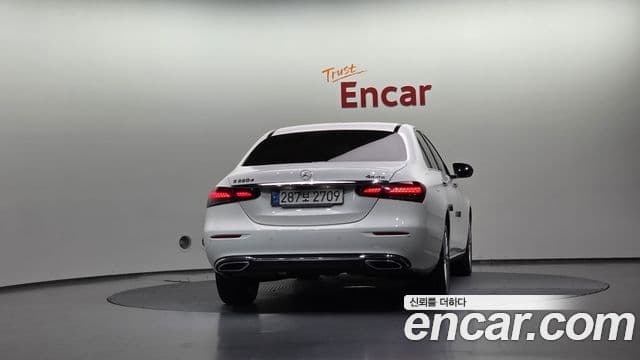 Mercedes-Benz E-Class 2021 — ფოტო 3/19
