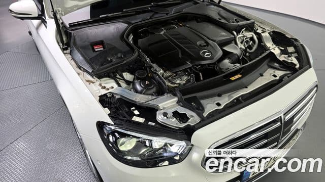 Mercedes-Benz E-Class 2021 — ფოტო 4/19