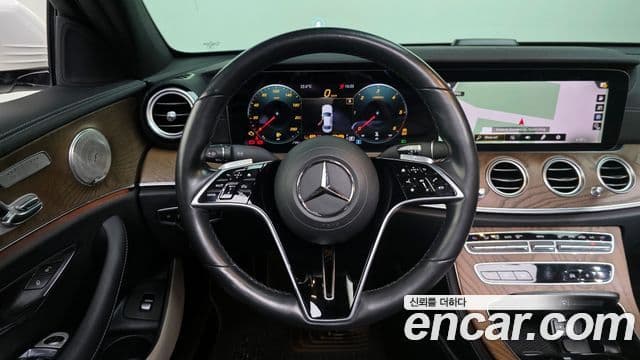 Mercedes-Benz E-Class 2021 — ფოტო 12/19