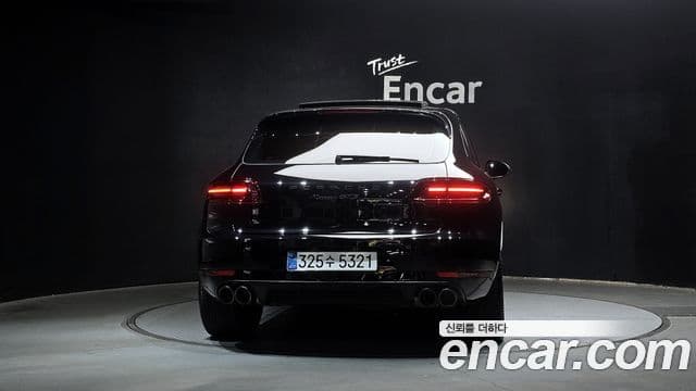 Porsche Macan 2018 — Фото 4/20