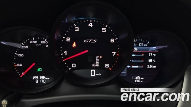 Porsche Macan 2018 — Фото 8/20