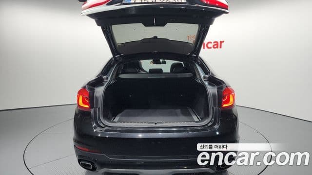 BMW X6 2018 — Photo 2/20