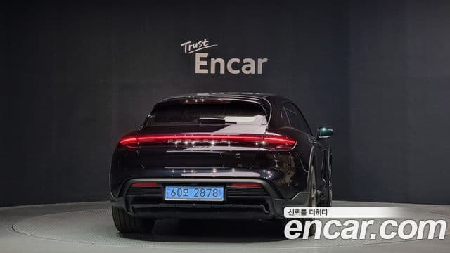 Porsche Taycan 2024 — Şəkil 9/20