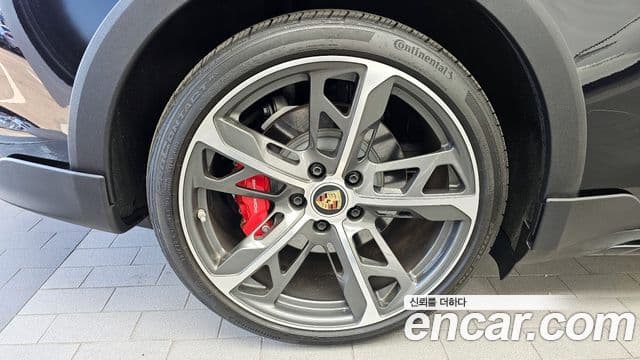 Porsche Taycan 2024 — Şəkil 19/20