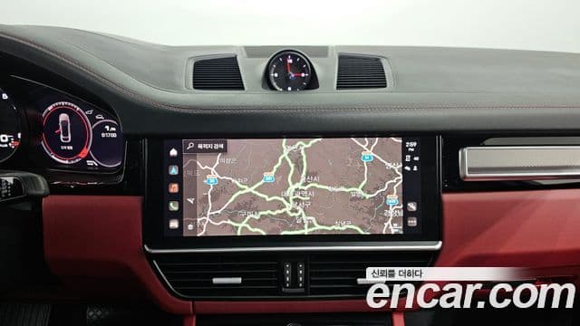 Porsche Cayenne 2023 — Photo 20/20