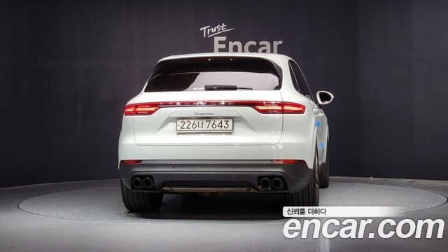 Porsche Cayenne 2020 — ფოტო 4/20